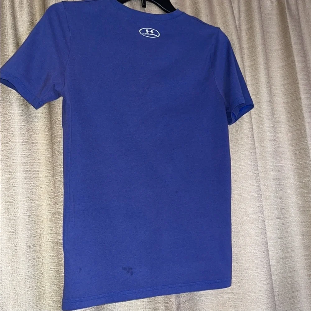 Youth XL Under Armour t-shirt with gray ombré logo. Purple/blue color.